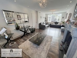 Lounge- click for photo gallery